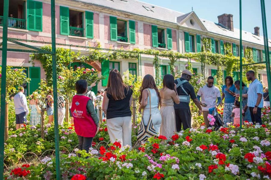 From Paris: Giverny Day Trip with Audio Guide or Live Guide - Arriving at Claude Monet’s home