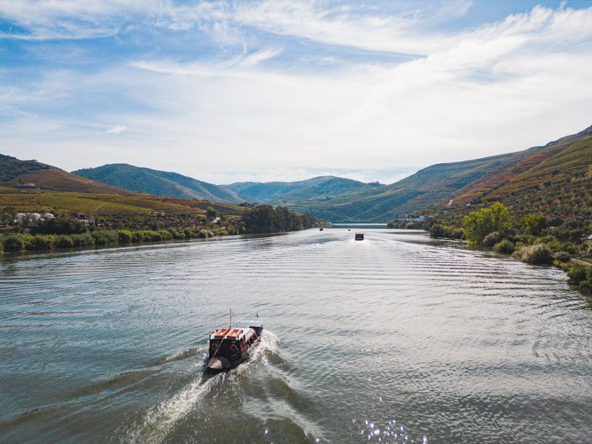 From Pinhão: Douro Valley Rabelo Boat Tour with Audio Guide - Romaneira, Tecedeiras, and Carvalhas