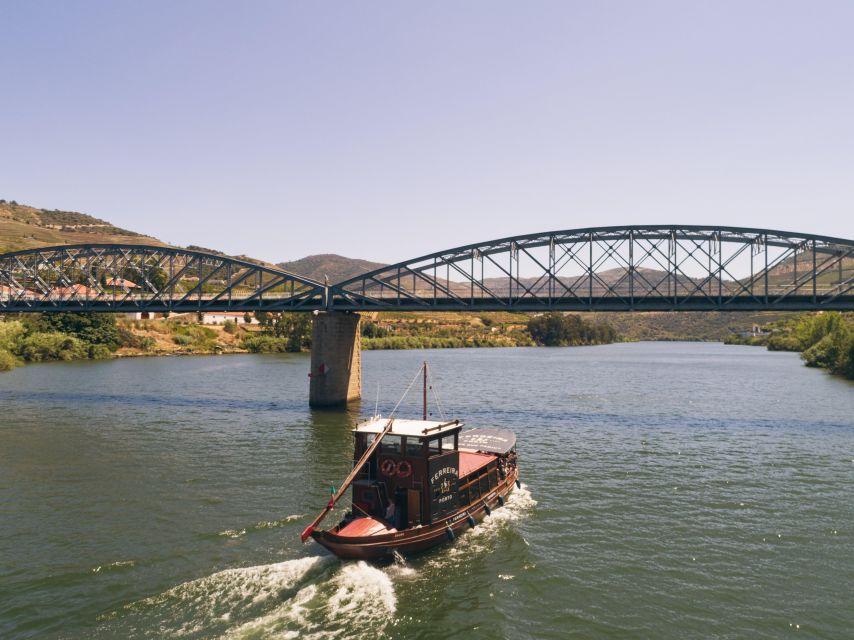 From Pinhão: Douro Valley Rabelo Boat Tour with Audio Guide - Finding the pier at Cais A