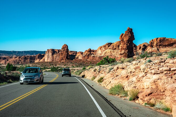 Full-Day Audio Driving Tour of Arches National Park - Salt Valley and the Fiery Furnace