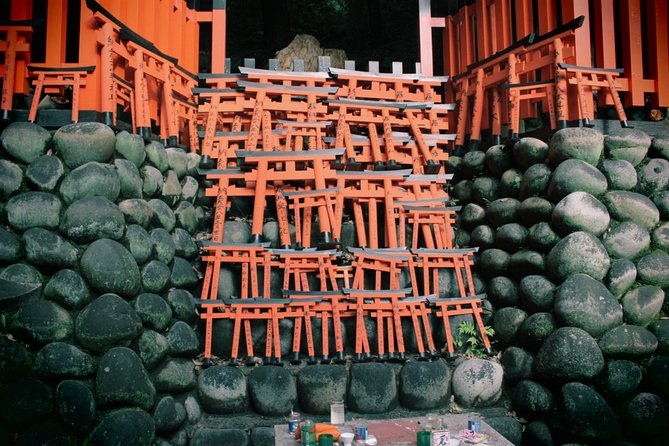 Fushimi Inari Shrine: Explore the 1,000 Torii Gates on an audio walking tour - The Root up Pine Tree and the Heavy-Light Stone