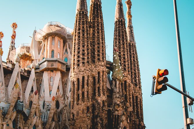 Gaudi and La Sagrada Familia Exterior Self-Guided Audio Tour - Begin at Gaudí Square in front of the Nativity façade