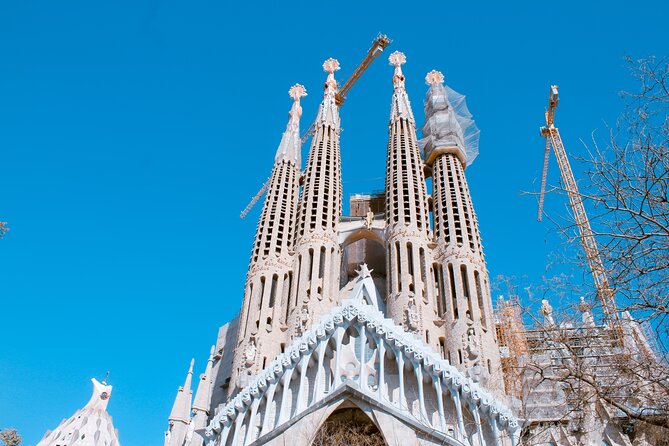 Gaudi and La Sagrada Familia Exterior Self-Guided Audio Tour - The route is flexible, but the directions are not foolproof