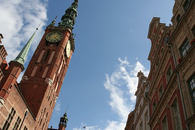 Gdansk Scavenger Hunt and Highlights Self Guided Audio Tour - Green Gate and the Royal Chapel