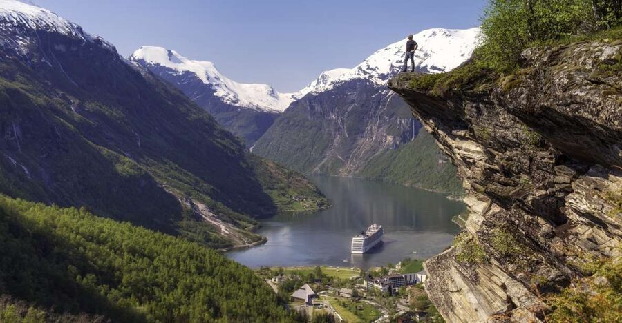 Geiranger: Bus Tour with Multilingual Audio Guide - Key points to know before you book