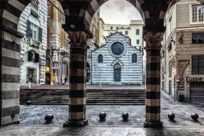 Genova Walking Tour with Audio and Written Guide by a Local - San Lorenzo and the Doria family in 40 minutes