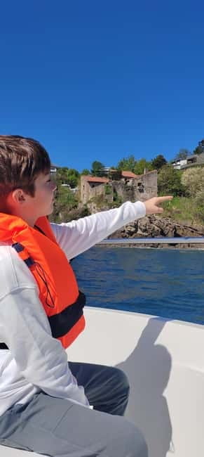 Get to know Hondarribia by sea. Audio-guided boat tour - Key points to know before you book