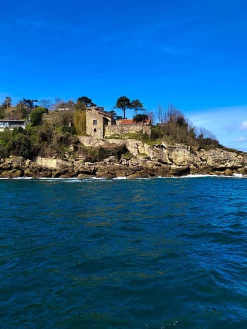 Get to know Hondarribia by sea. Audio-guided boat tour - Starting at Hondarribia Marina