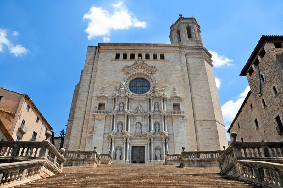 Girona: Self-guided Audio City Tour on Your Phone - The air-raid shelter and Girona’s wartime story