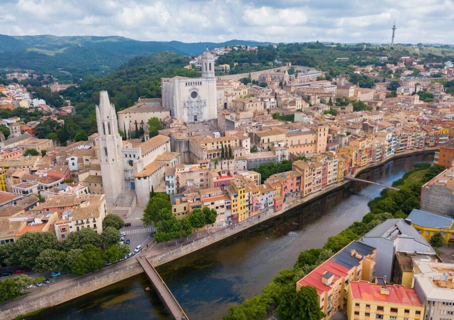 Girona: Self-guided Audio City Tour on Your Phone - Finishing at Basilica de Sant Feliu