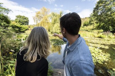 Giverny & Versailles Audio Guided Day Trip with Lunch from Paris