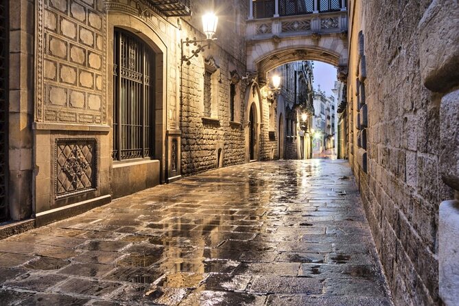 Gothic Quarter Barcelona Tour with Audioguide - What this $8.27 Barcelona audio tour really offers