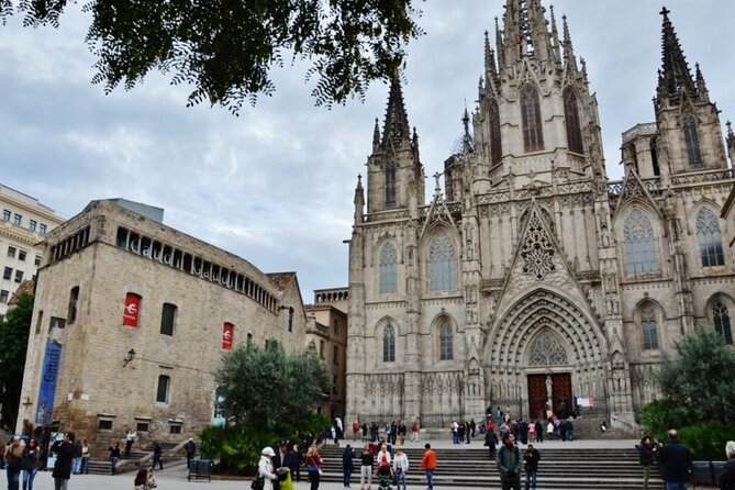 Gothic Quarter Barcelona Tour with Audioguide - Starting at Plaça de Catalunya