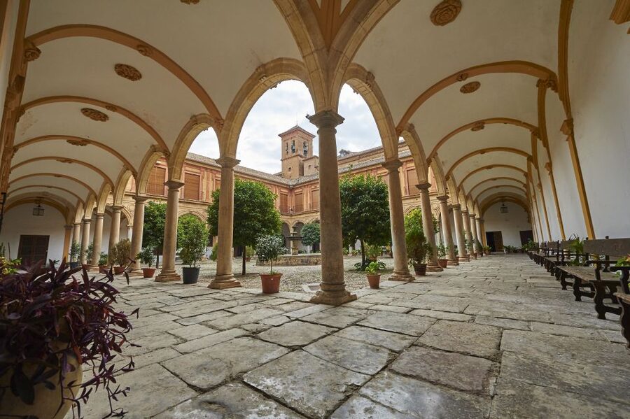 Granada: Sacromonte Abbey Entry Ticket with Audio Guide - Planning your timing and arrival