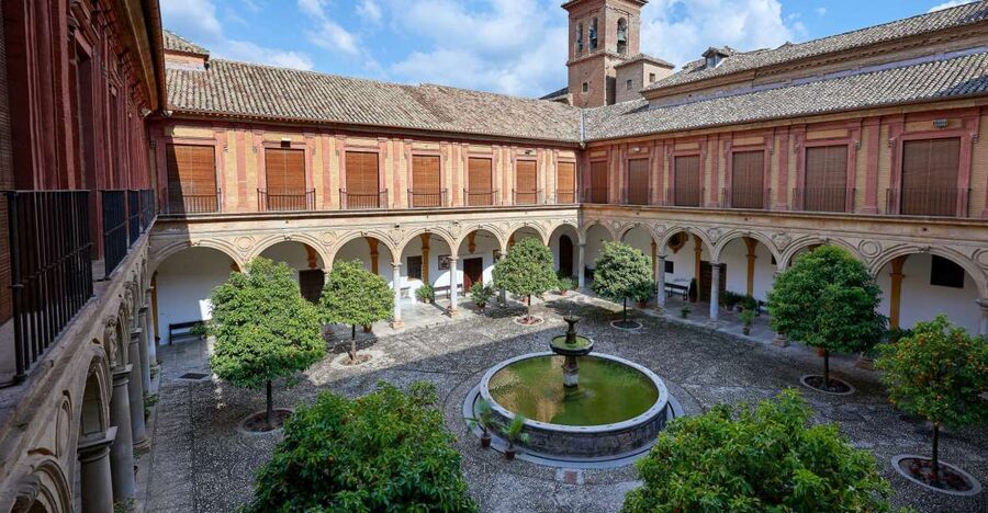 Granada: Sacromonte Abbey Entry Ticket with Audio Guide - Starting with the caves beneath Sacromonte