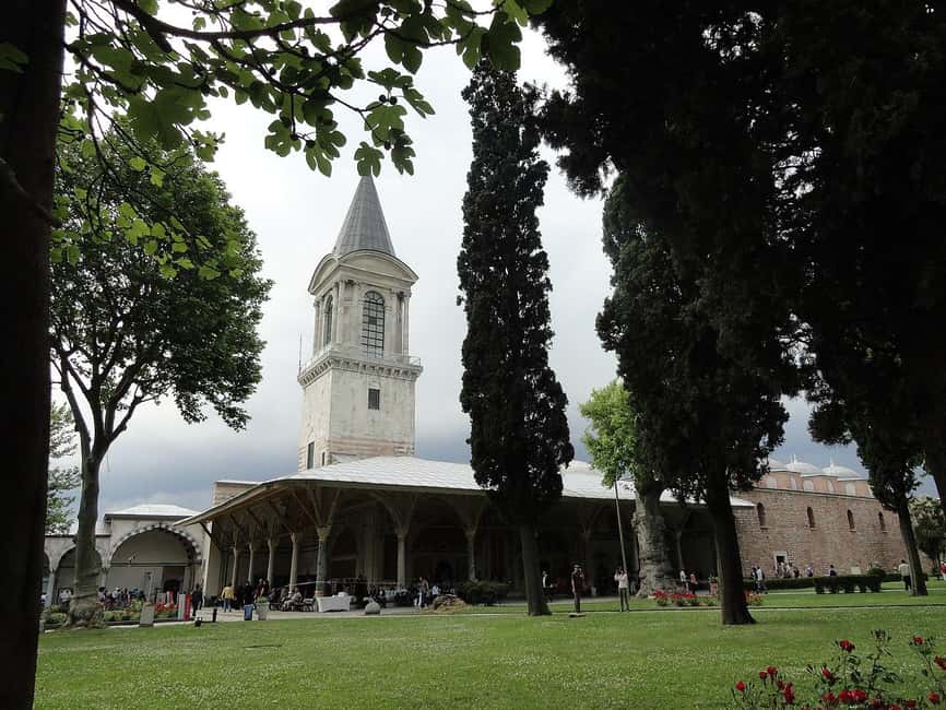 Hagia Sophia & Topkapi Palace Combo Tickets with Audio Guide - Why these two Istanbul sights work well together