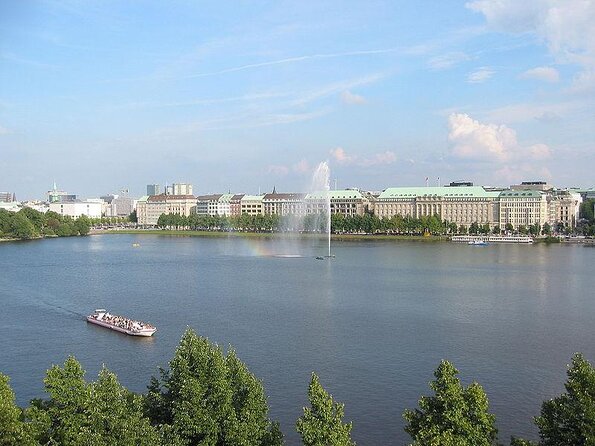 Hamburg's Historical Highlights: A Self-Guided Audio Tour - Key points at a glance