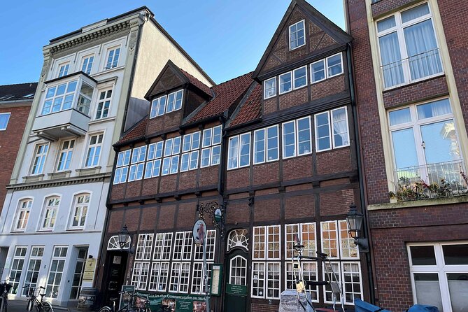 Hamburg's Historical Highlights: A Self-Guided Audio Tour - Alsterarkaden and Bleichenfleet: Hamburg’s elegant center