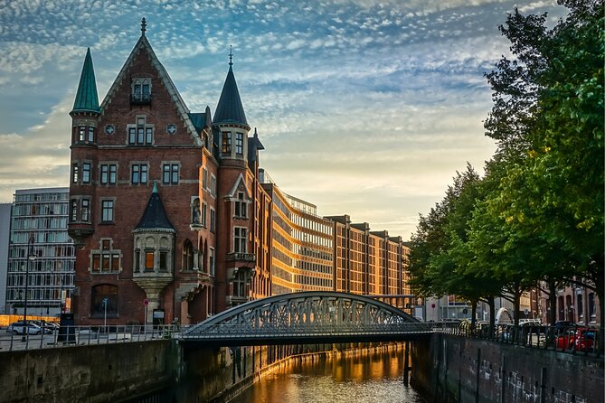 Hamburg Scavenger Hunt and Highlights Self Guided Audio Tour - Who will enjoy this Hamburg walk