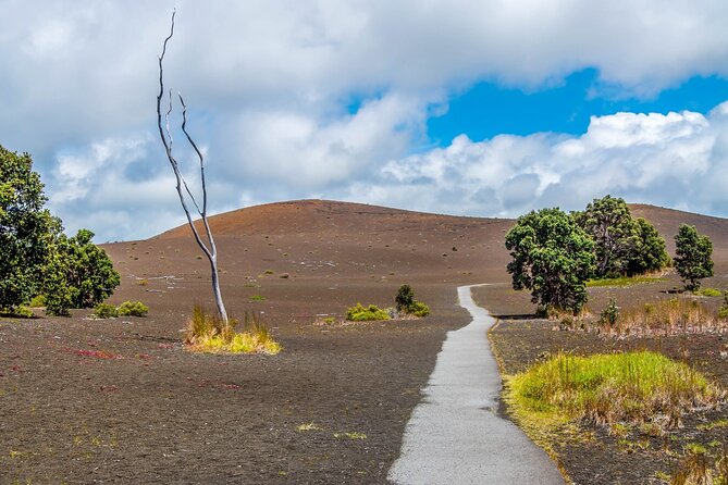 Hawaii Volcanoes National Park Self-Guided Driving Audio Tour - Kīlauea Overlook and the scale of the crater
