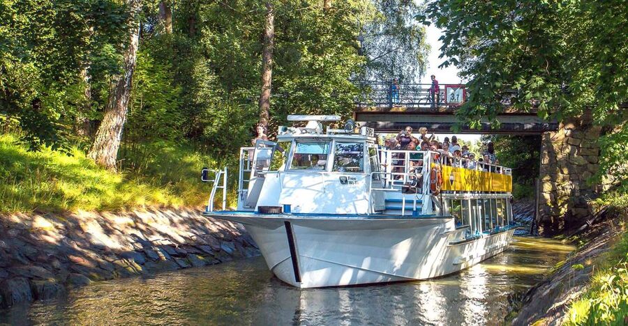 Helsinki: Sightseeing Canal Cruise with Audio Commentary - Key points before you book