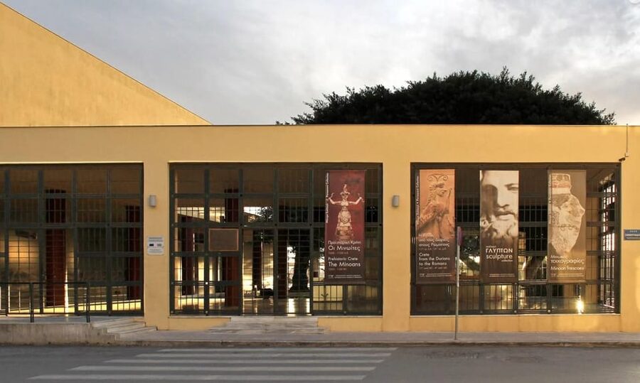 Heraklion: Archaeological Museum Ticket with City Audio Tour - What this $18 experience really includes