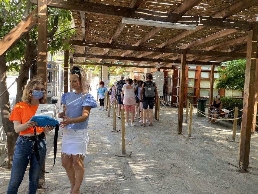 Heraklion: Palace of Knossos 3D Virtual Audio Tour by Tablet - Walking through the Palace of Knossos