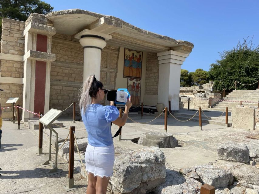 Heraklion: Palace of Knossos 3D Virtual Audio Tour by Tablet - Timing, pace, and the private format