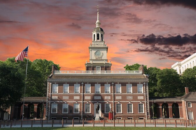 Historic Sites of Philadelphia Self-Guided Walking Audio Tour - Starting at Elfreth’s Alley, Philadelphia’s oldest-looking street