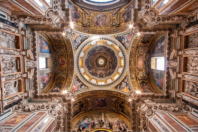 Hop-on Hop-off and Saint Mary Major with Audio Guide Option - Piazza Venezia and the central Rome connection