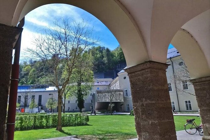 Introducing Salzburg: A Self-Guided Audio Tour - Crossing through the Green Market