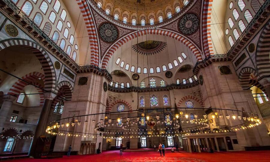 Istanbul: Blue Mosque Guided Tour & Süleymaniye Audio Guide - How the guides shape the experience