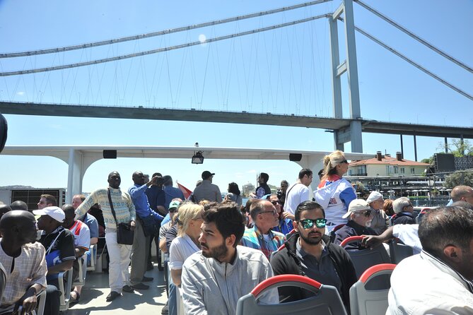 Istanbul: Bosphorus and Golden Horn Cruise with Audio Guide - Meeting near Hagia Sophia and reaching the boat