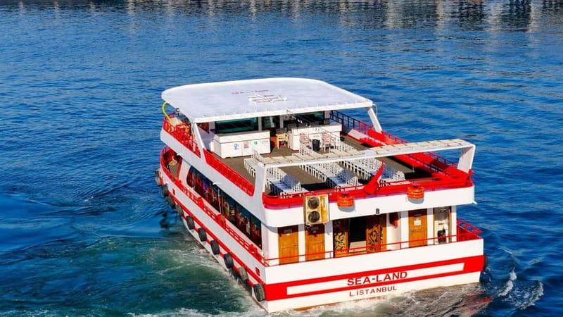 Istanbul: Bosphorus Sightseeing Cruise Tour with Audio Guide - Arnavutköy, Bebek, and Rumeli Fortress