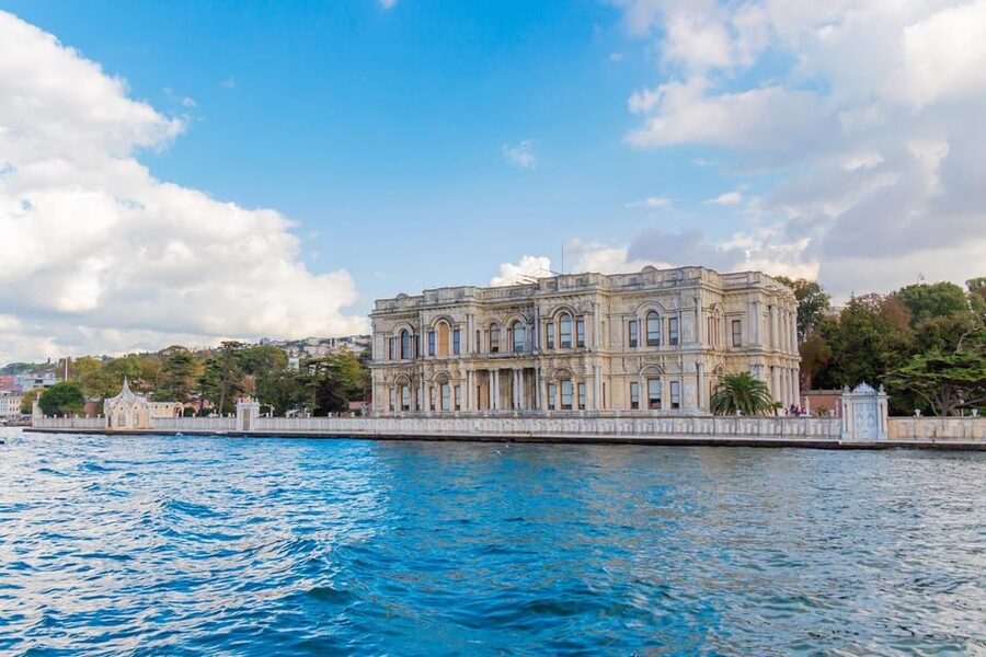 Istanbul: Bosphorus Strait Sightseeing Cruise & Audio Guide - Emirgan Park and the Asian-side landmarks