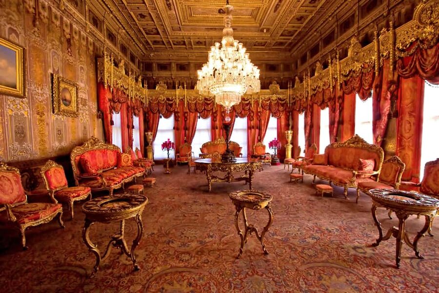 Istanbul:Dolmabahce Palace Skip-the-Line Entry & Audio Guide - Gardens and Bosphorus views after the formal rooms
