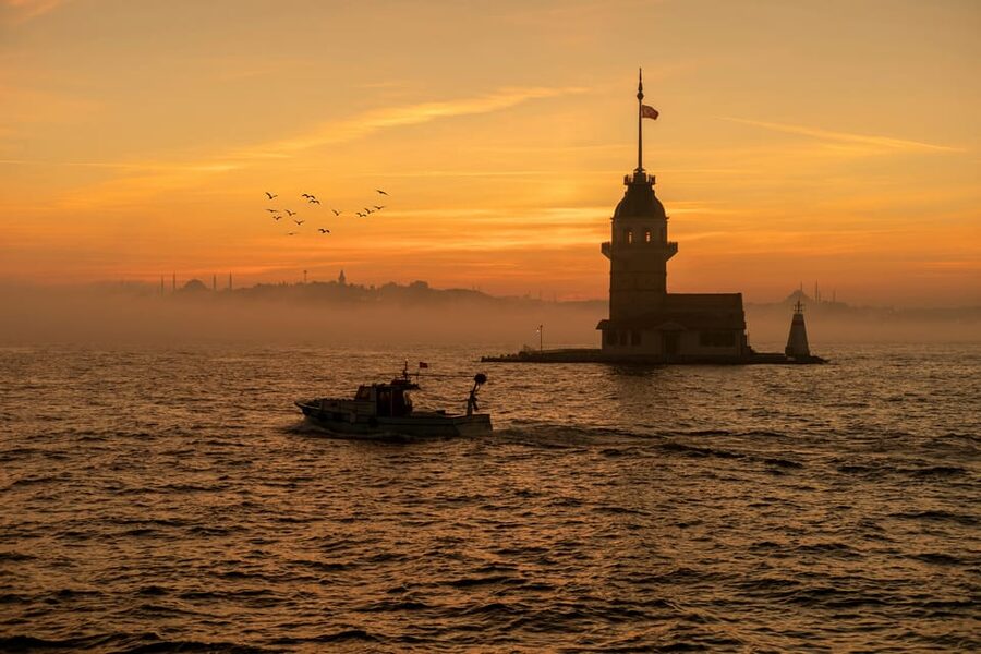 Istanbul: Maiden's Tower Entry Ticket with Audio Guide - Food, drinks, and time on the island