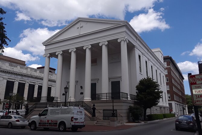 Johnson Square to Independent Presbyterian: A Self-Guided Audio Tour of Savannah - Johnson Square gives you the city’s starting point