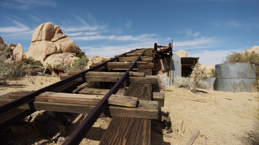 Journey into Joshua Tree: Audio Driving Tour and Local Guide - Skull Rock and Arch Rock