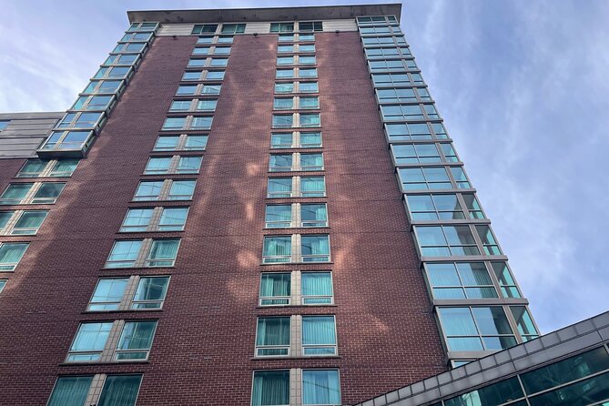 Kansas City Self-Guided Walking Audio Tour - The Garment District and the working city