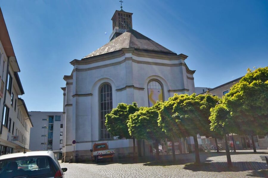 Kassel Old Town Audio Rally by P.I. Sir Peter Morgan - Is $47 good value for up to six people?