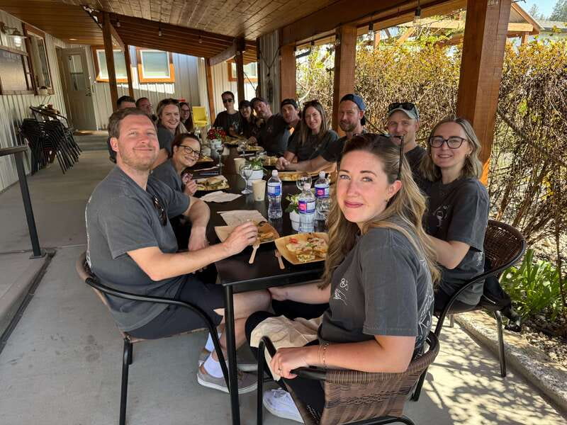 Kelowna: E-Bike Bee Tour w/ Tastings, Lunch, and Audioguide - Who should book this experience