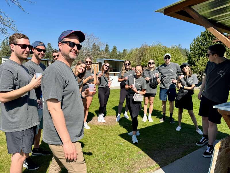 Kelowna: E-Bike Bee Tour w/ Tastings, Lunch, and Audioguide - Starting at Lakeside Eco-Sports in Kelowna