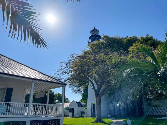 Key West GPS Audio Tour: From Seaside Village to Micro State - Beginning at Mallory Square and the military memorial