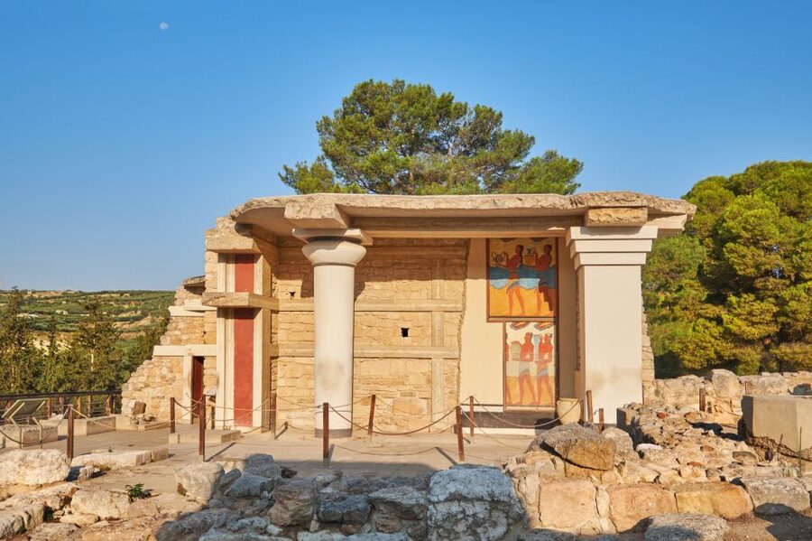 Knossos Palace: E-ticket with Audio and Heraklion City Tour - Who should choose this self-guided visit?