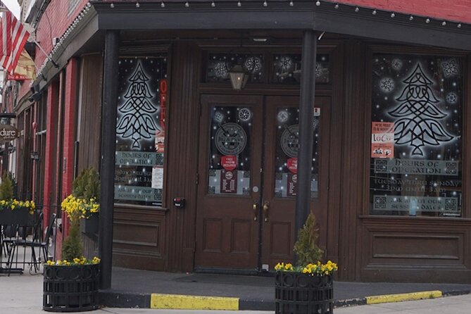 Knoxville’s Country Music Heritage: A Self-Guided Audio Tour - Market Square and live music in public space