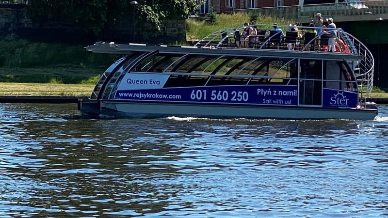 Krakow: Day or Night Vistula River Cruise with Audio Guide - Comfort, access, and the practical details