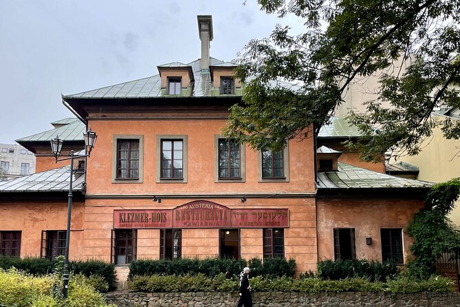 Krakow Jewish Ghetto and Quarter Audio Guided Walking Tour - The mayor’s statue and Father Bernatek’s Bridge