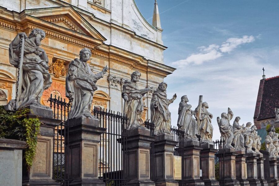 Krakow: Old Town Audio-Guided Walking Tour with Headset - Starting beneath St. Peter and Paul on Grodzka Street