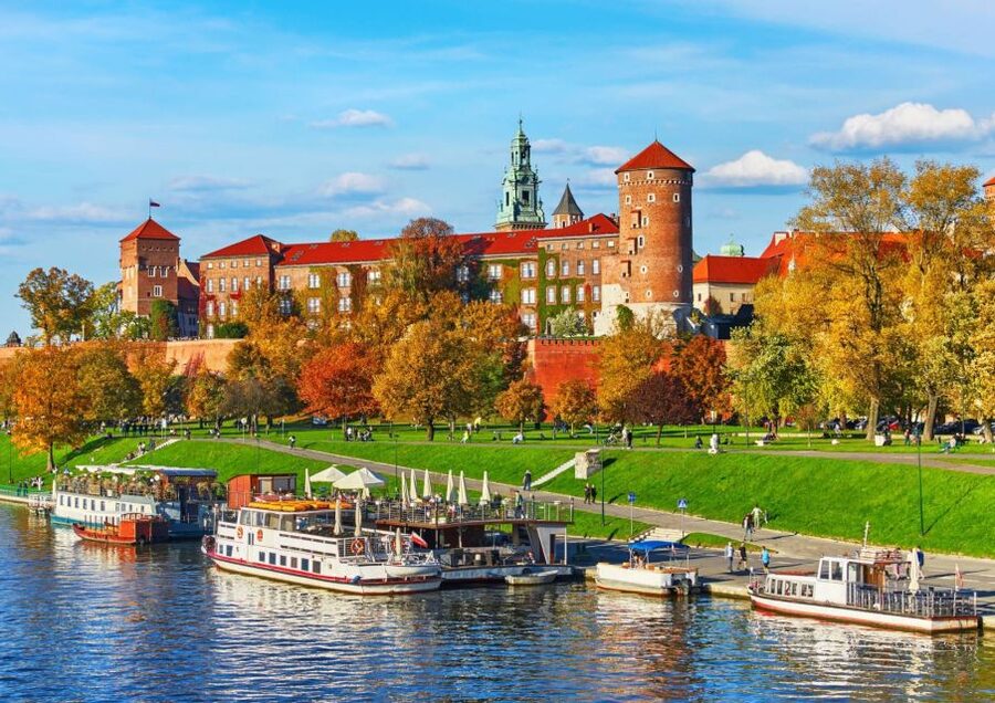 Krakow: Private Panoramic Tour by Golf Cart with Audio Guide - Who should book this Krakow ride?